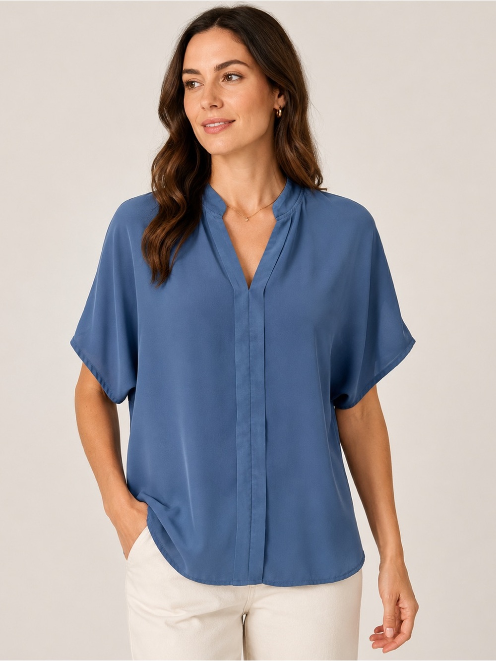 ELINGS Women’s Blue Short Sleeve V-Neck Blouse Relaxed Fit